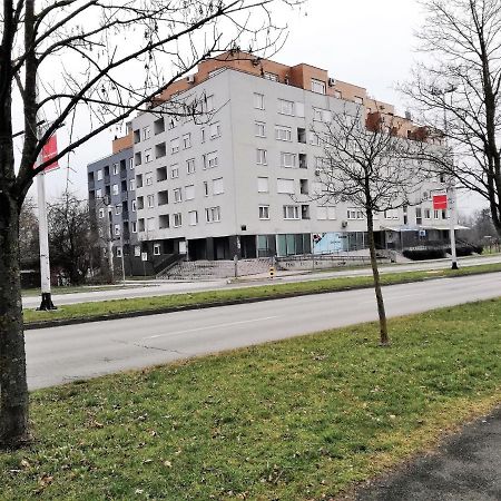 Apartamento Apartman Ella Zagreb Exterior foto