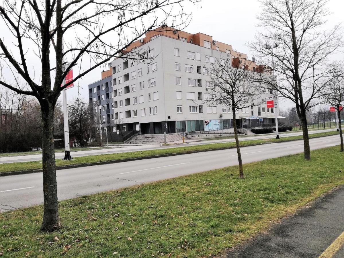 Apartamento Apartman Ella Zagreb Exterior foto