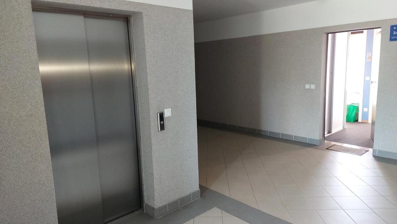 Apartamento Apartman Ella Zagreb Exterior foto