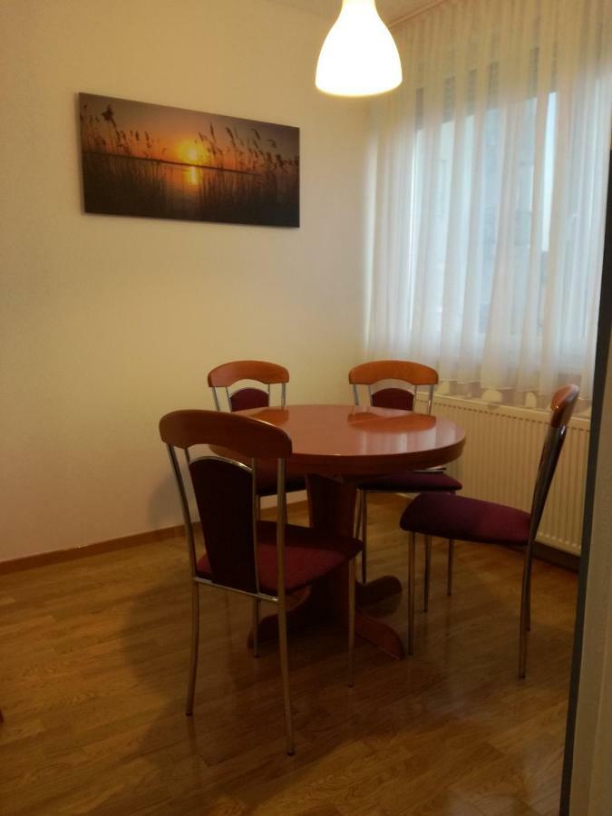 Apartamento Apartman Ella Zagreb Exterior foto