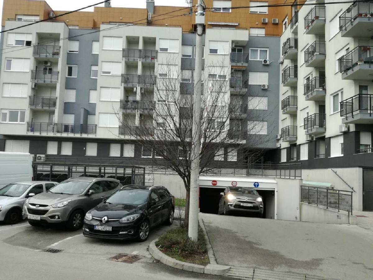 Apartamento Apartman Ella Zagreb Exterior foto